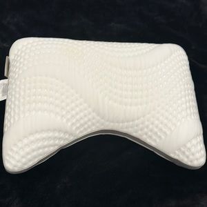 Brand new Sleep number Response fit pillow curved